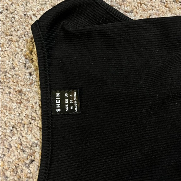 Cropped Tank Top - Picture 4 of 4